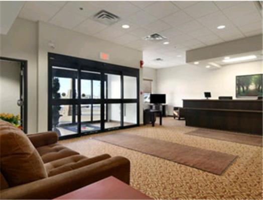 Super 8 By Wyndham Innisfail Екстер'єр фото